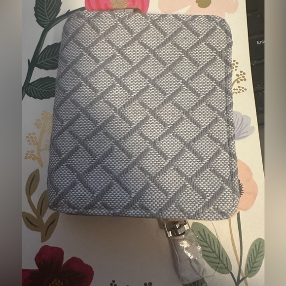 thirty-one Handbags - NWOT All About The Benjamin’s Wallet